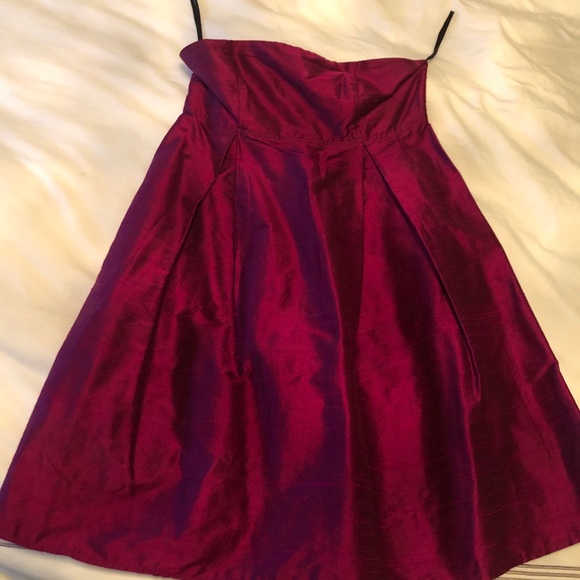 Dresses - Picture 2 of 9